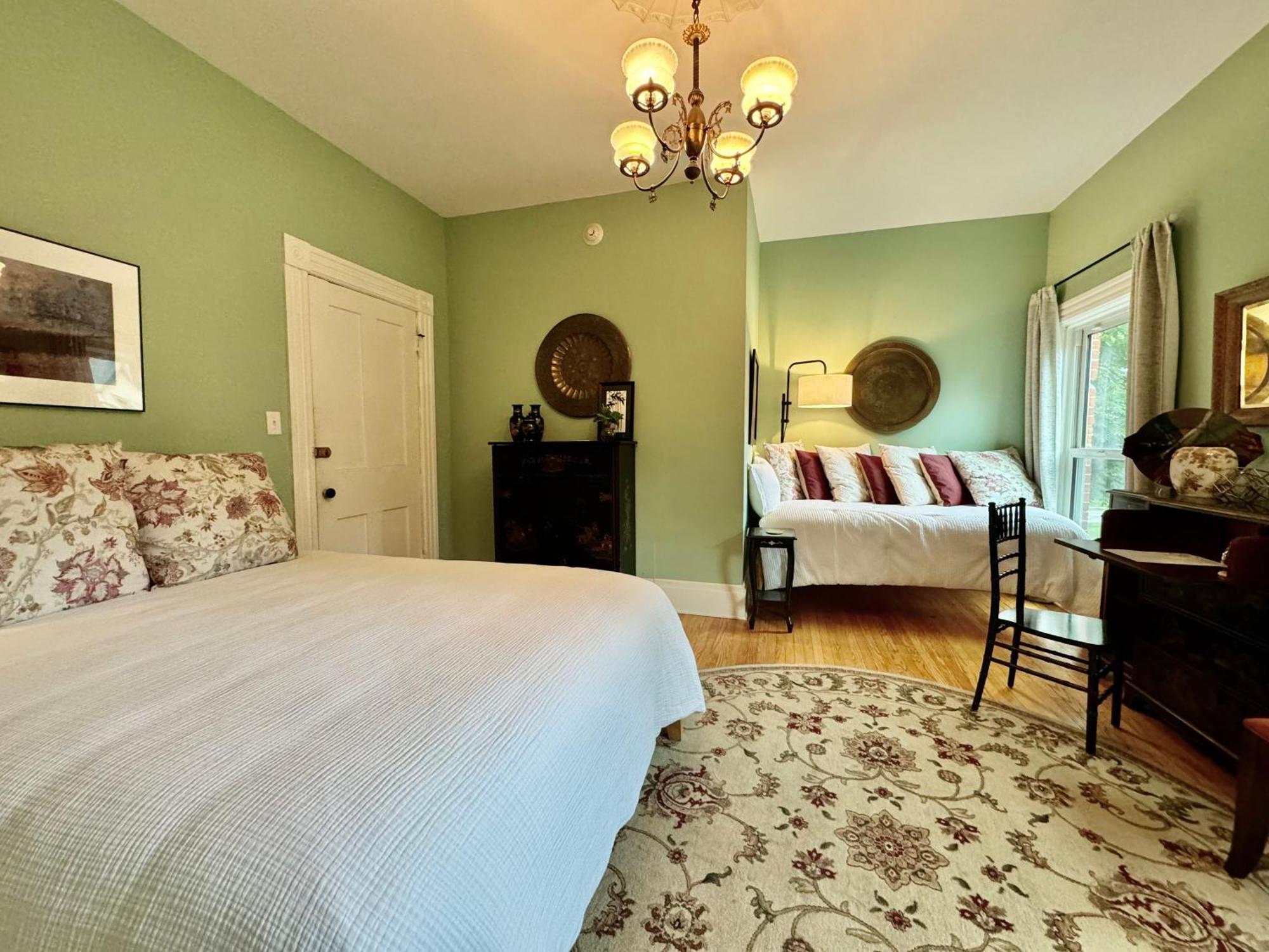 The Edwards Waterhouse Inn Fredonia Exterior foto